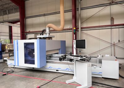 CNC 5-cio osiowe centrum obrobcze Homag, Model: BMG 110/VENTURE 115L rok produkcji.: 2017